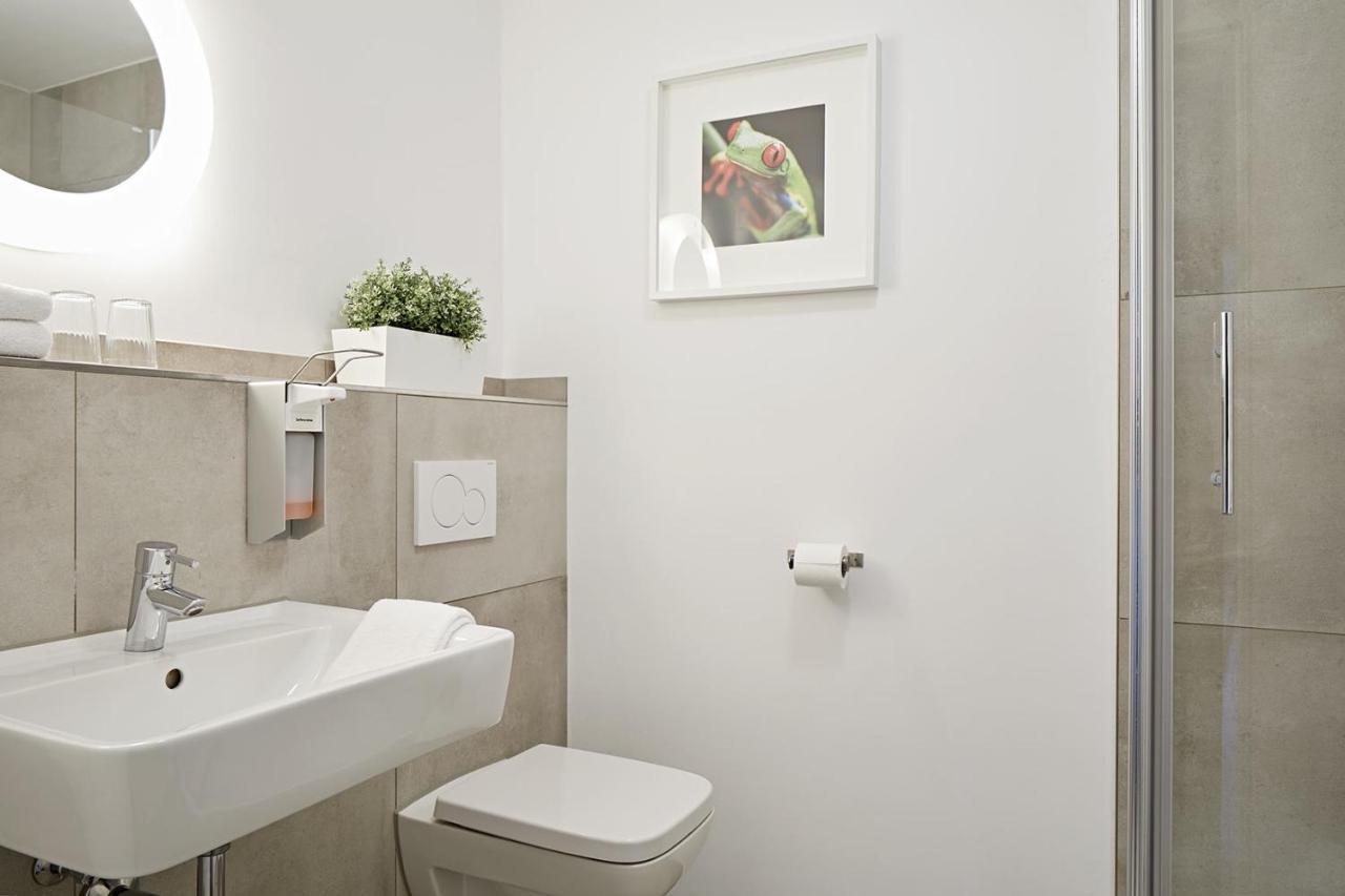 Nonstop Hotel Augsburg - Ubernacht - Hostelhotelhome Экстерьер фото