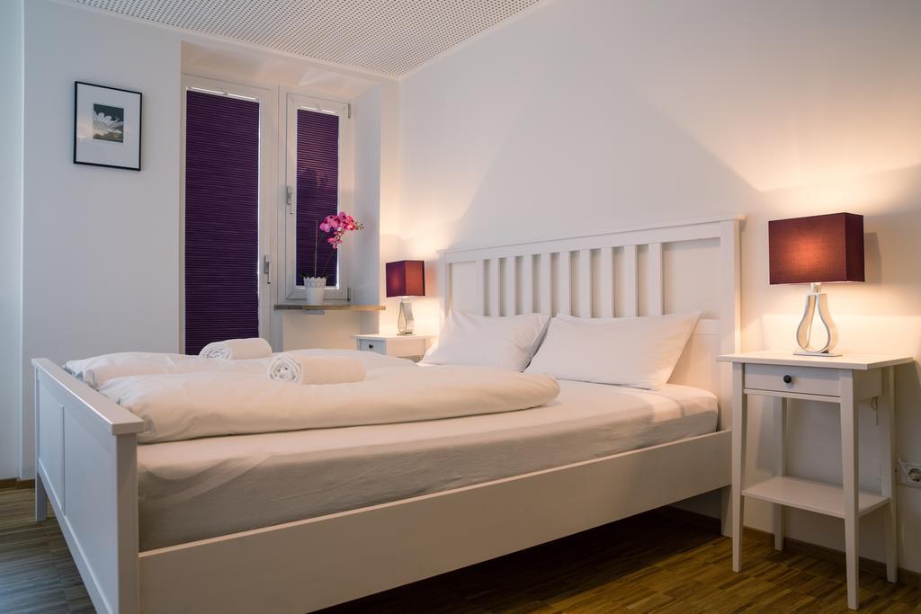 Nonstop Hotel Augsburg - Ubernacht - Hostelhotelhome Экстерьер фото