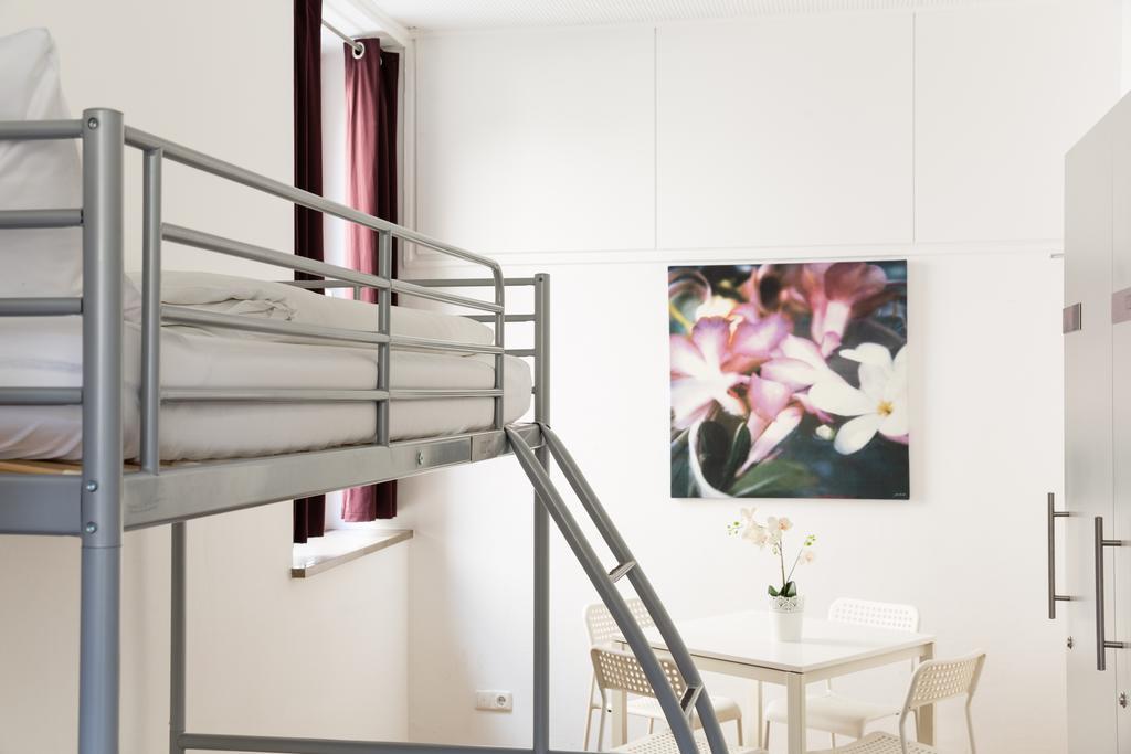 Nonstop Hotel Augsburg - Ubernacht - Hostelhotelhome Экстерьер фото