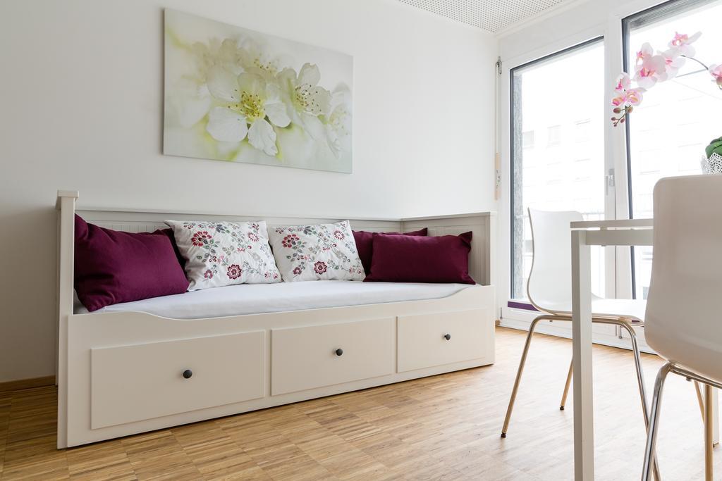 Nonstop Hotel Augsburg - Ubernacht - Hostelhotelhome Экстерьер фото