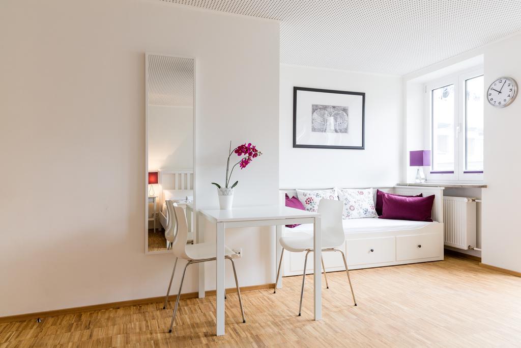 Nonstop Hotel Augsburg - Ubernacht - Hostelhotelhome Экстерьер фото