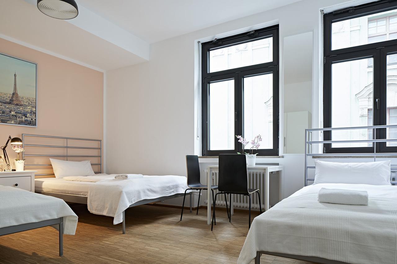 Nonstop Hotel Augsburg - Ubernacht - Hostelhotelhome Экстерьер фото